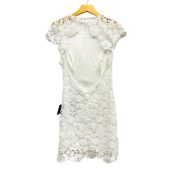 Lulus Romance Language White Backless Lace Dress size Small NWT - Picture 4 of 5